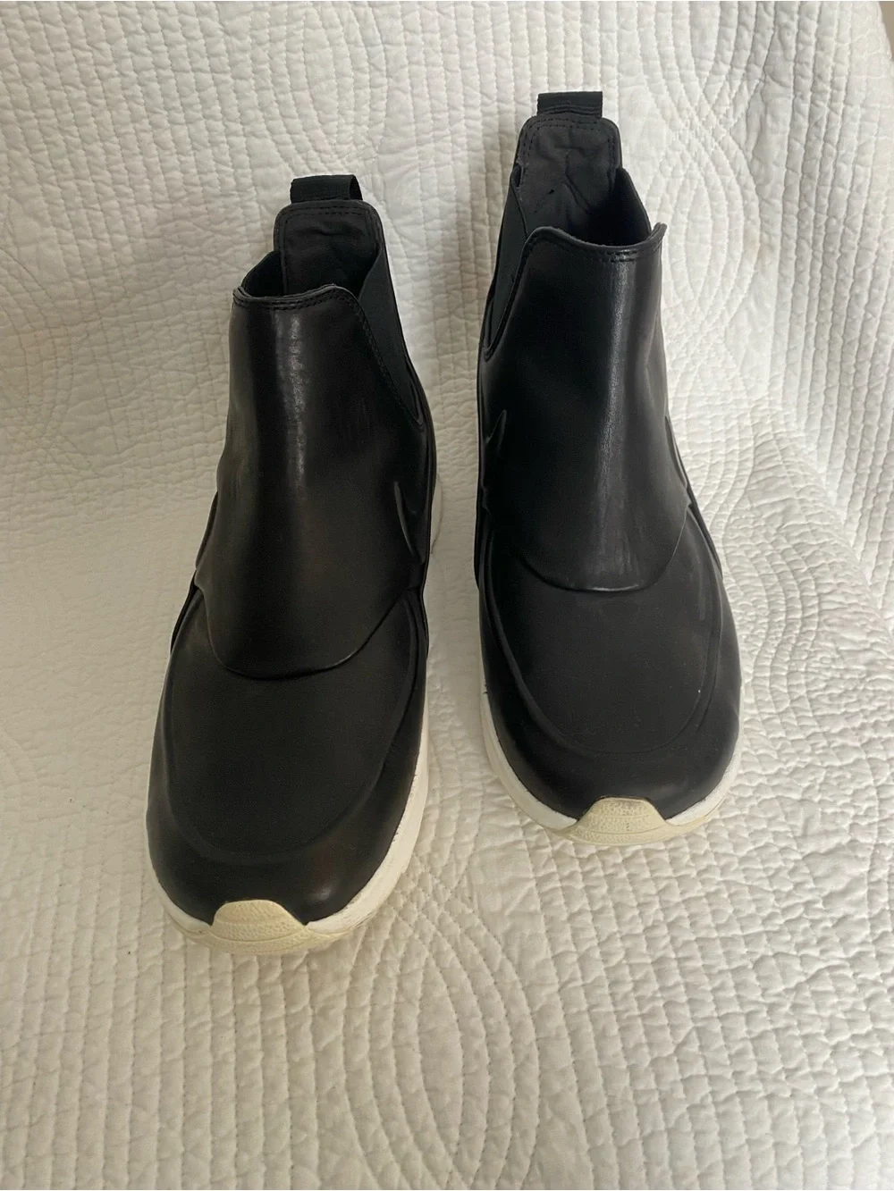Nike Black Slip-On Air Max Thea Sneakers with White Midsole